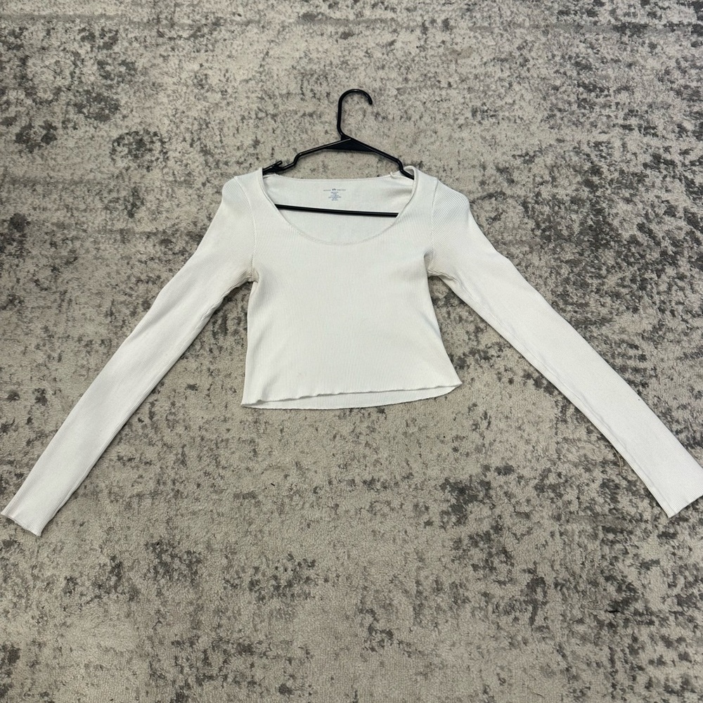 Brandy Melville White Fitted Crop Long Sleeve Blouse